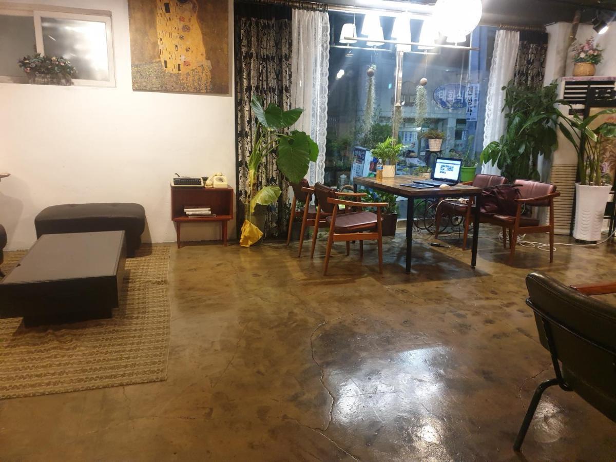 Daegu Dongseongro Gyeong'S Hostel Exterior foto